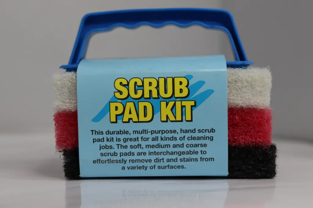 STARBRITE SCRUB PAD KIT W/HANDLE